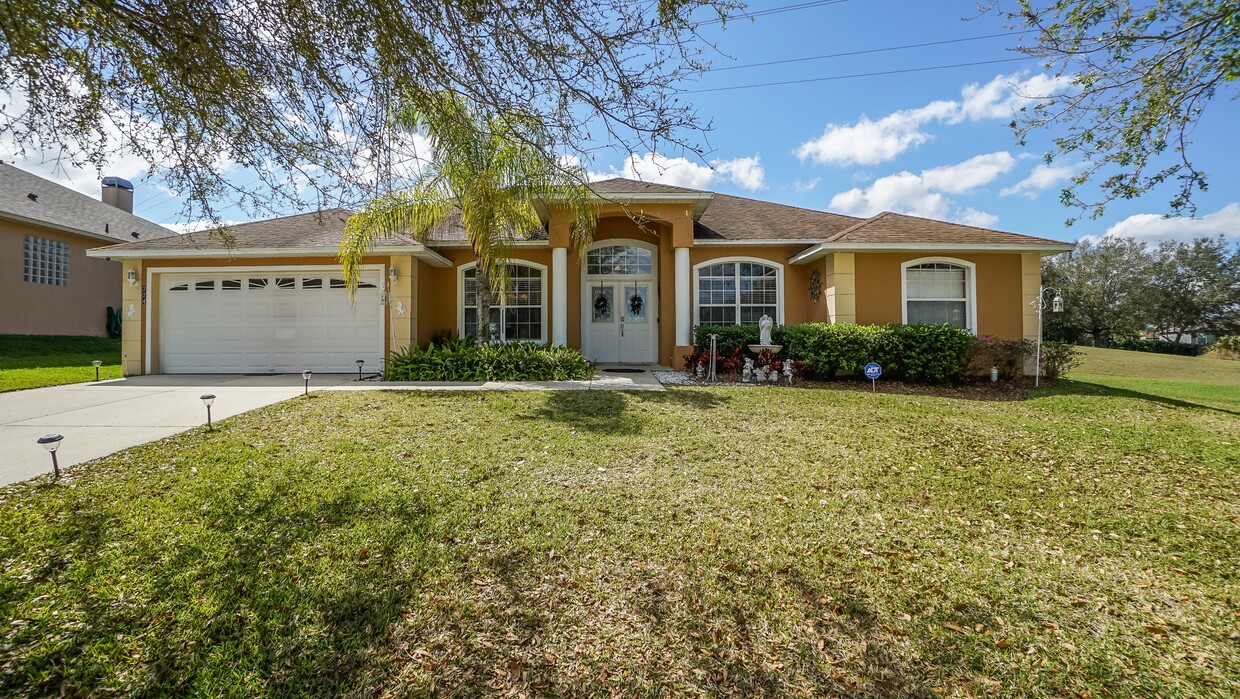 Foto principal - 774 Princeton Dr