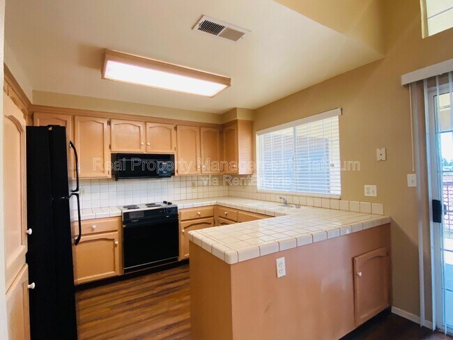 Foto del edificio - 8153 N Cedar Ave