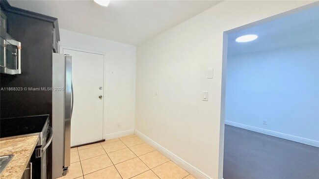 Foto del edificio - 1465 NE 123rd St