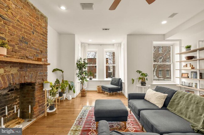 Foto del edificio - 1017 Monroe St NW