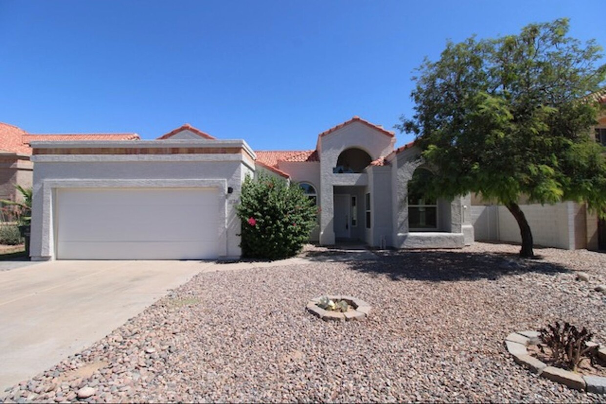 Primary Photo - Pecos West 3-Bedroom with Den