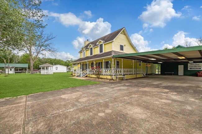 Building Photo - 803 Hennessey Dr