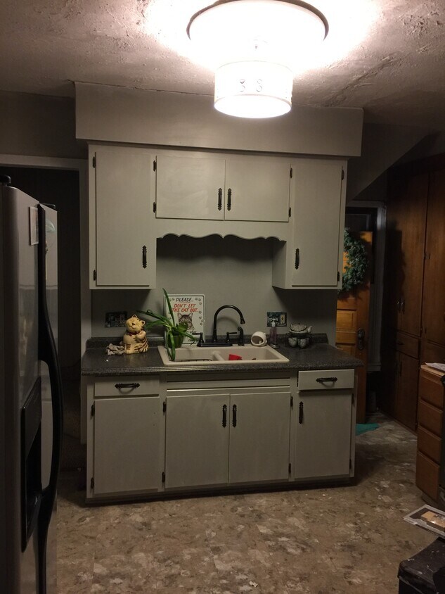 Foto principal - 322 E 4th St