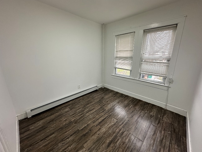 Building Photo - 225 Burgess Pl