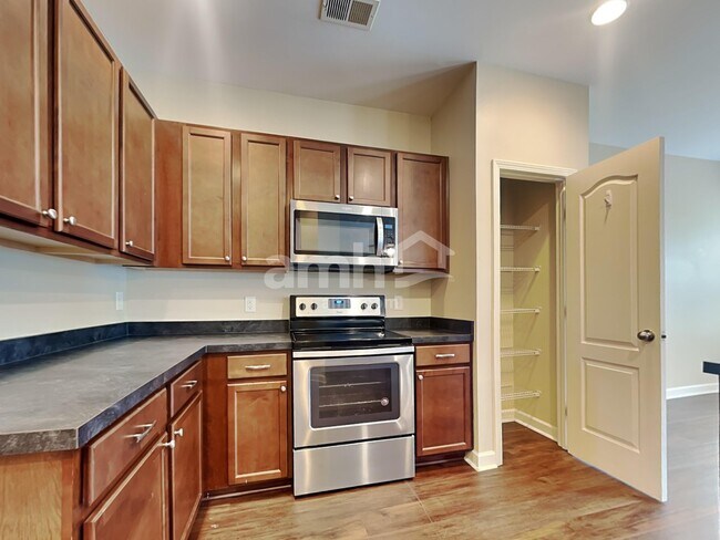 Building Photo - 3048 Adventure Way