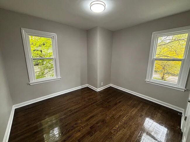 Foto del edificio - 366 Taft Pl