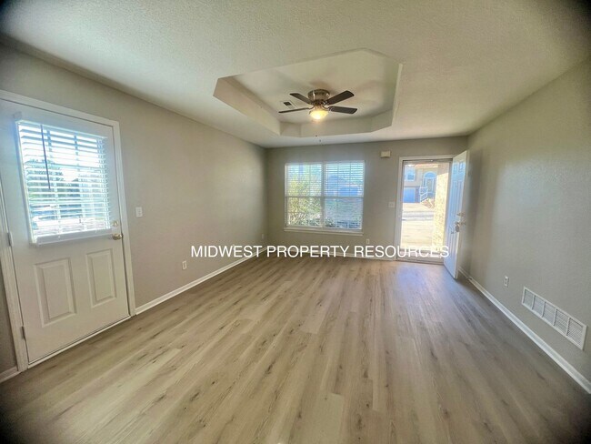 Foto del edificio - Ranch townhome w/ Mowing provided