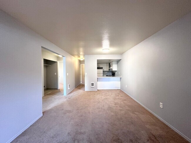 Foto del edificio - 2 Bedroom 1 Bath with utilities included!