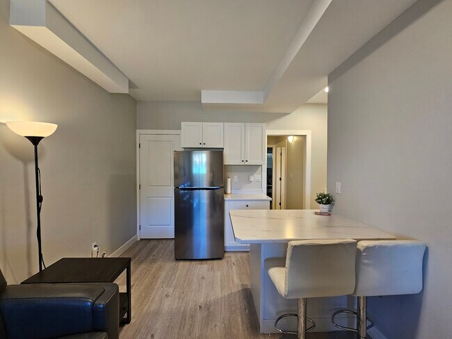 Building Photo - 47049 MacFarlane Pl