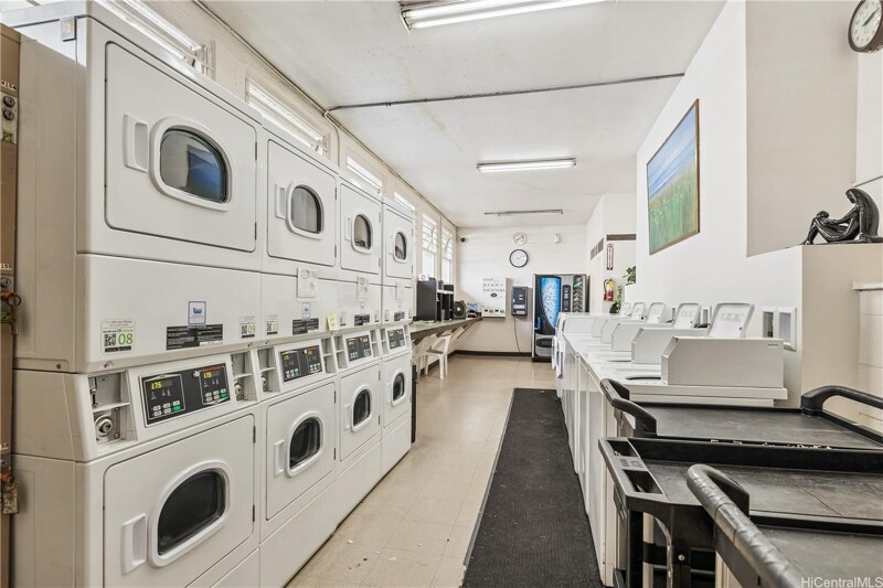 Building Photo - 445 Kaiolu St