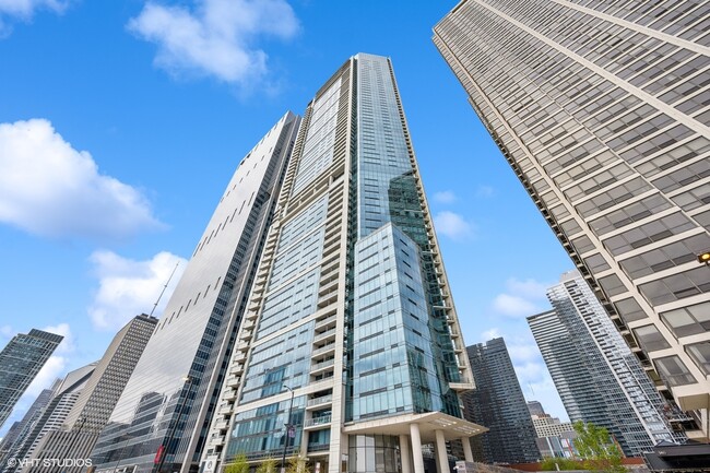 Building Photo - 340 E Randolph St