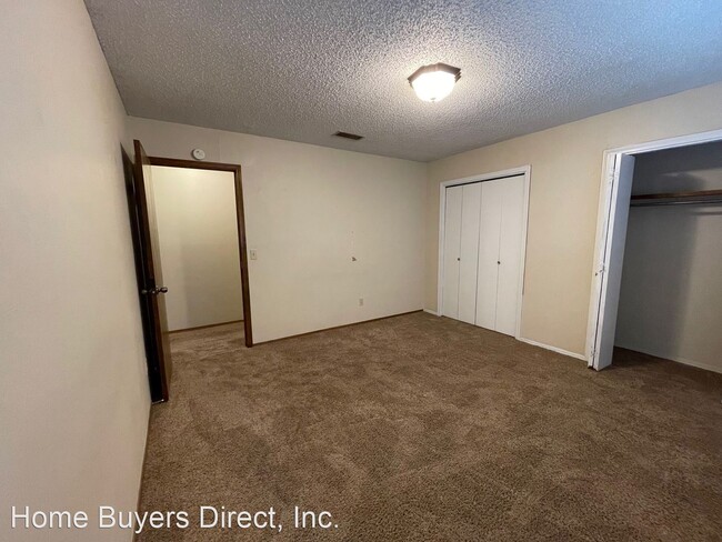 Building Photo - 3 br, 2 bath House - 4422 Ridgecrest