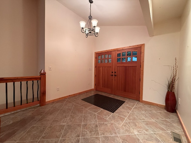 Building Photo - 409 Shady Ln