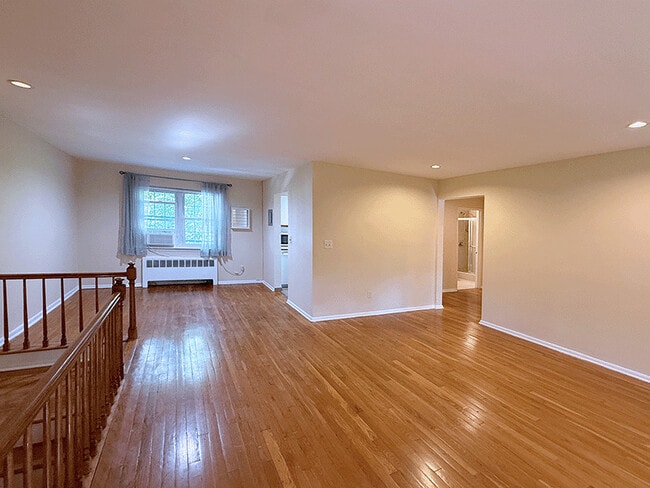 Building Photo - 24 Wedgewood Dr