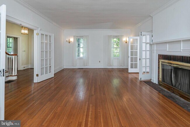 Foto del edificio - 254 Jefferson Rd