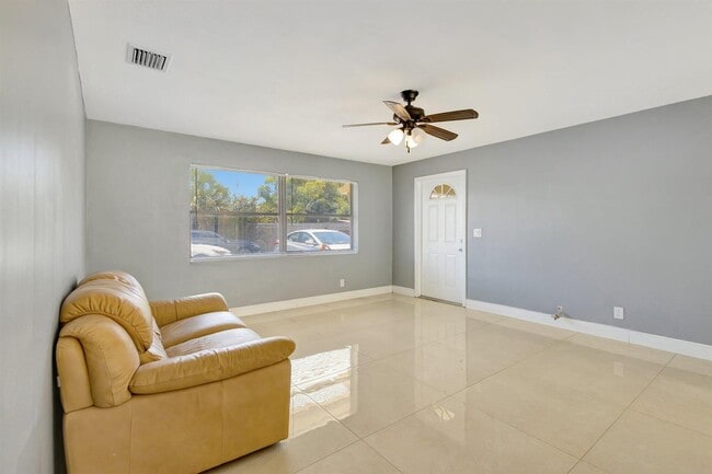 Building Photo - 212 Palmetto Dr