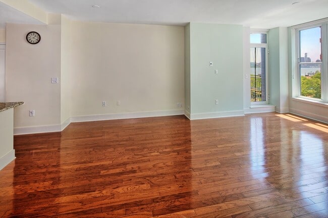 Building Photo - 1125 Maxwell Ln