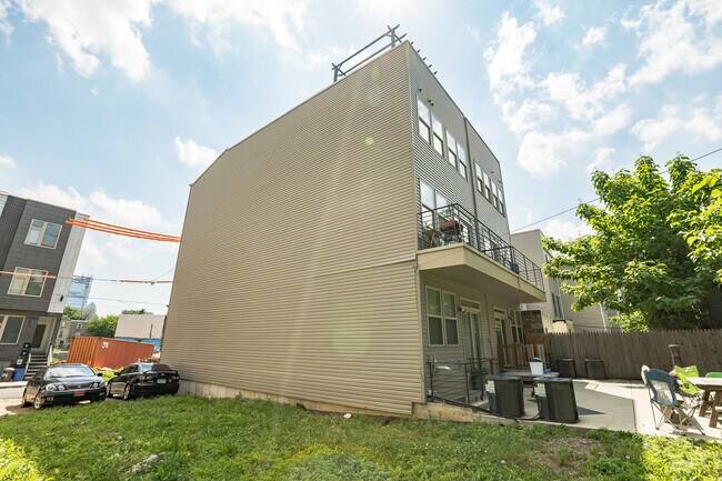 Foto del edificio - 1619 Ogden St
