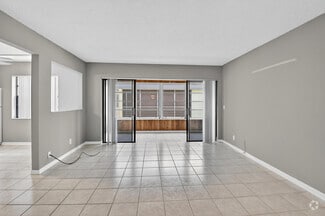 Building Photo - 526 Piedmont K