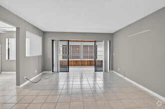 Building Photo - 526 Piedmont K