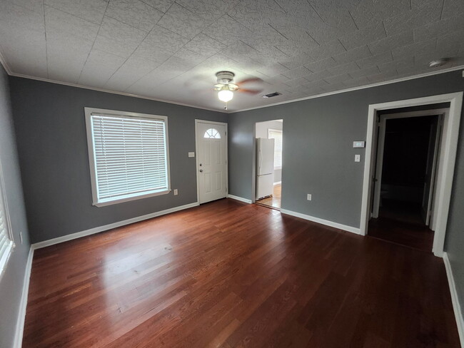 living room - 1012 Merrill St