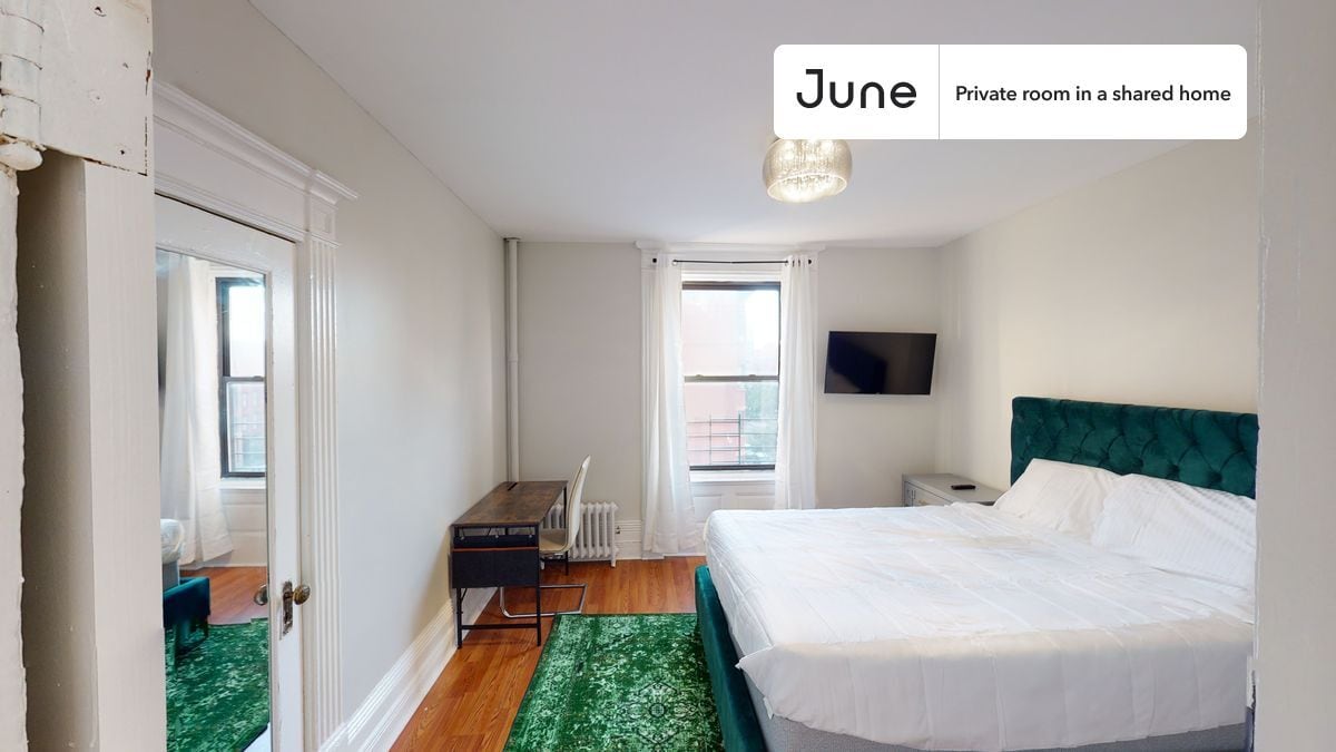 Room in Shared 4 bed/1 bath home - Room in Shared 4 bed/1 bath home