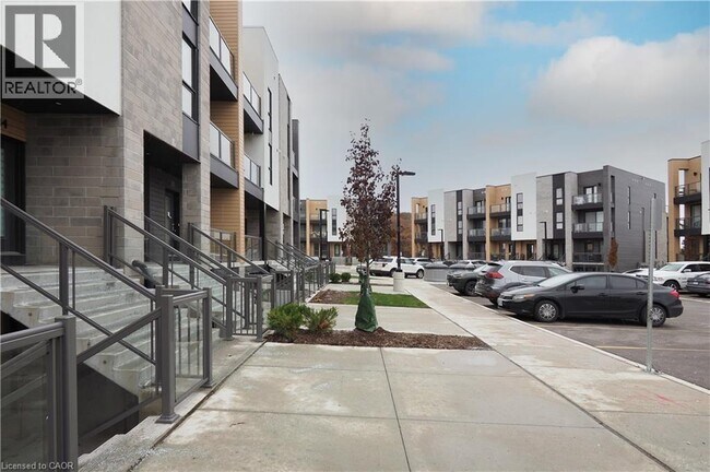 Building Photo - 261 Woodbine Ave