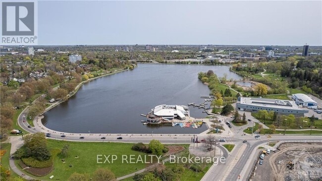 Photo du bâtiment - 805-1805 Carling Ave