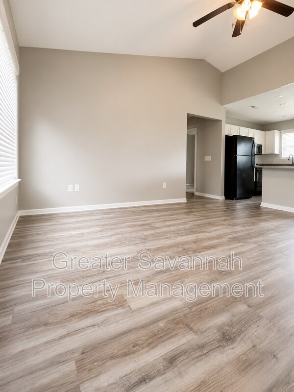 Building Photo - 109 Willow Dr