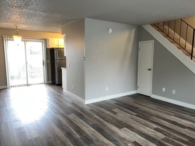 Building Photo - 3437 Redwood Ave