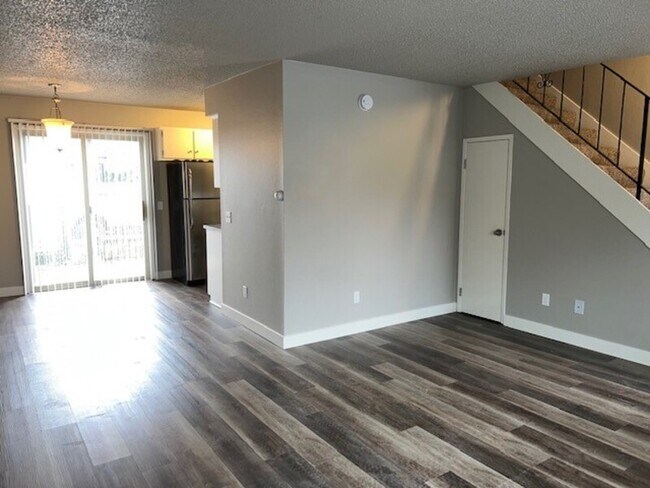 Foto del edificio - 3437 Redwood Ave