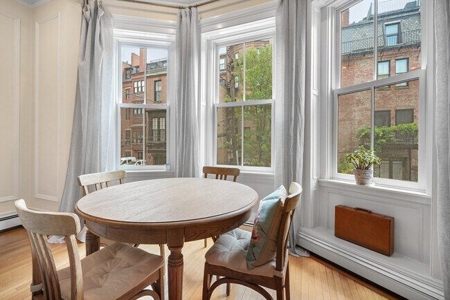 Building Photo - 28 Marlborough St