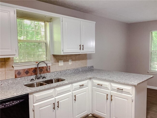 Building Photo - 2809 Bretton Dr