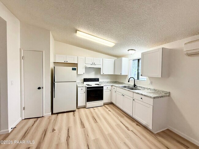 Foto del edificio - 8617 E Yavapai Rd