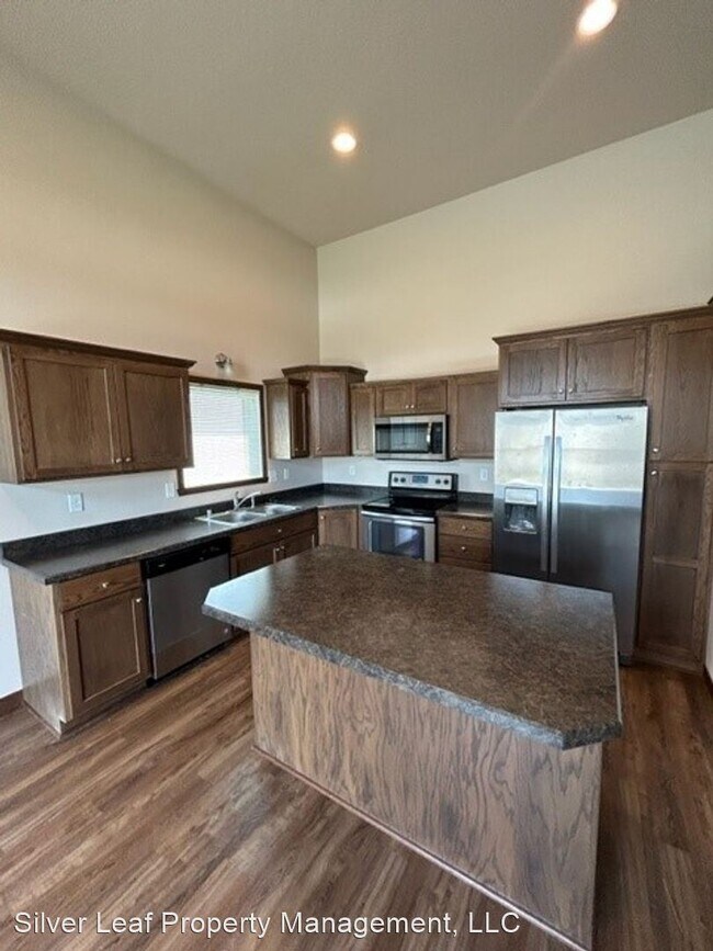 Building Photo - 3 br, 3 bath House - 3752 30th St S