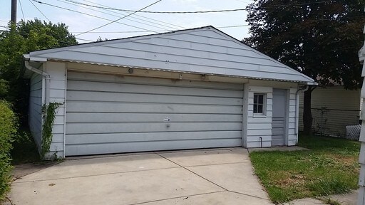 Building Photo - 22082 Lambrecht Ave