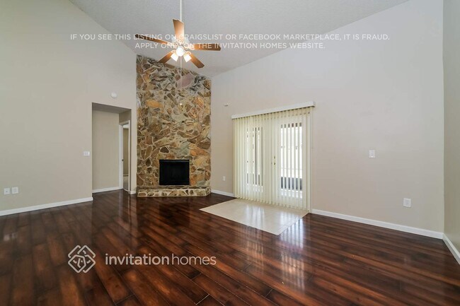 Foto del edificio - 341 Santiago Ct