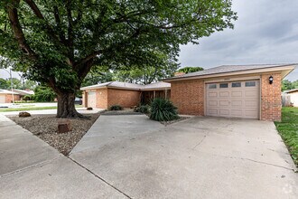 Building Photo - 3406 65th Dr