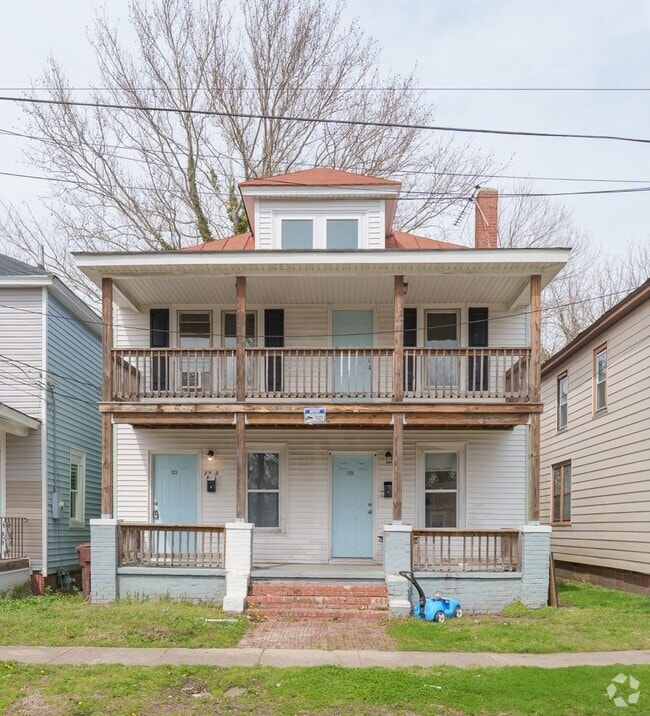 Building Photo - 1323 21st St