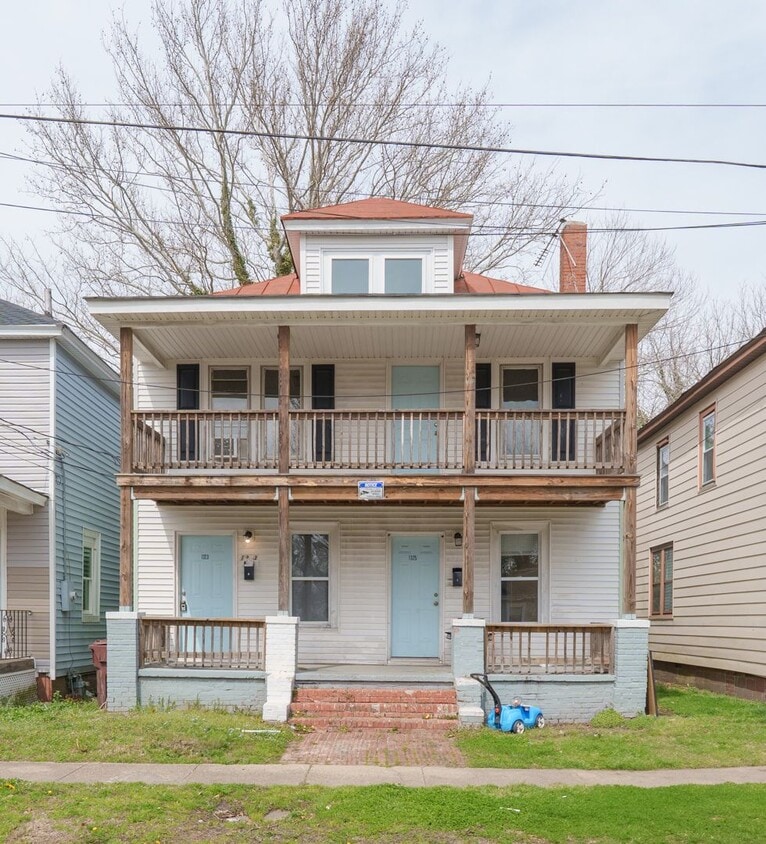 Primary Photo - MOVE IN READY 4 Bedroom in Chesapeake!