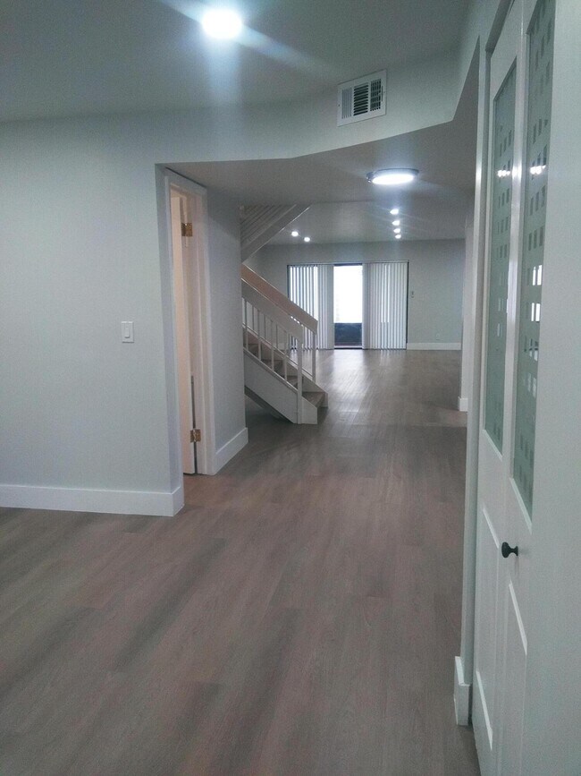 Foto del edificio - 9727 N New River Canal Rd