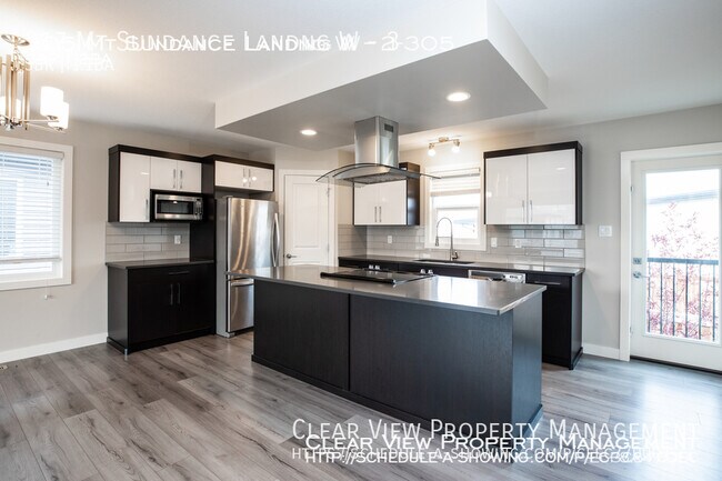 Photo du bâtiment - Contemporary 3 bed, 1.5 bath townhouse!