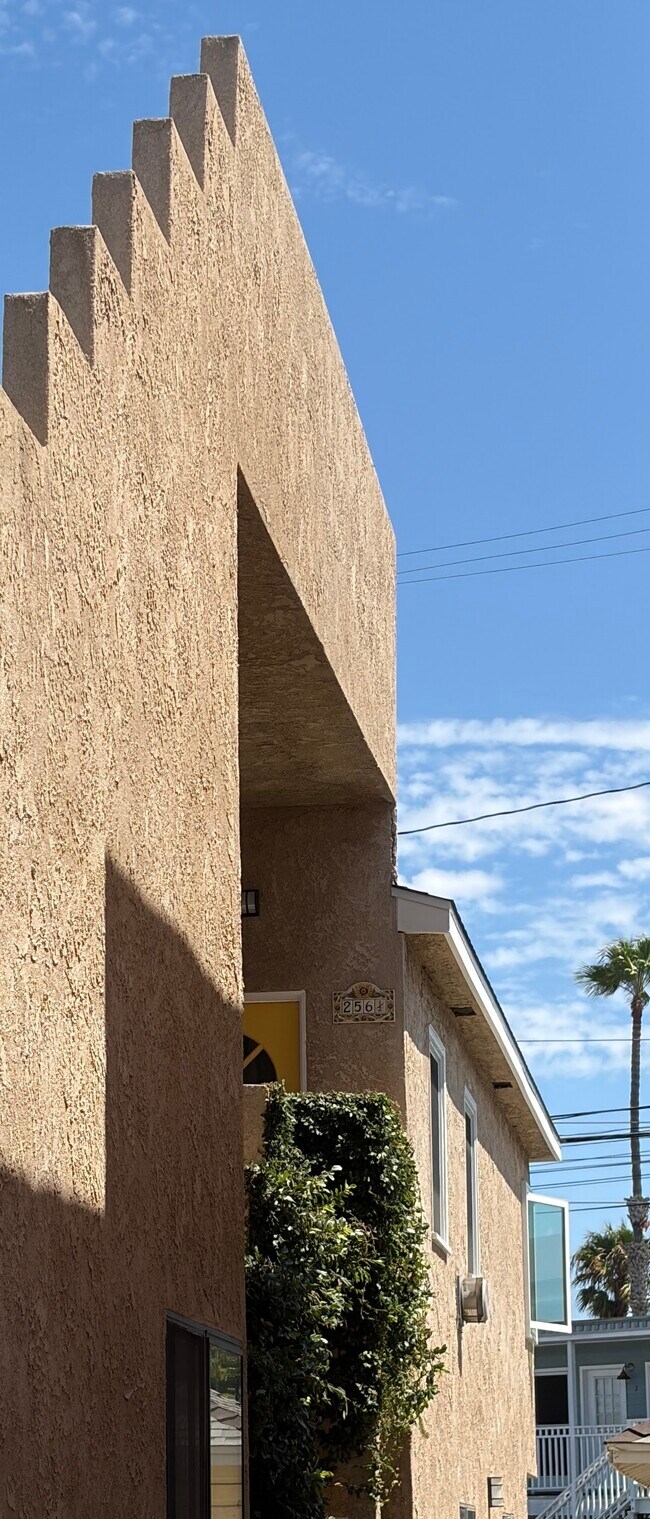 Approaching Front Door - 256 17th St