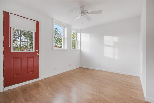 Foto del edificio - 814 11th St NE