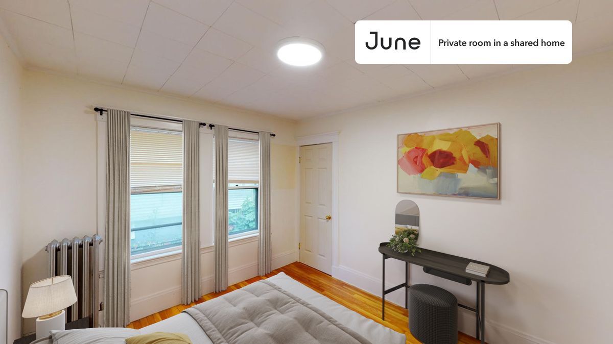 Foto principal - Private bedroom in 3 bed/1 bath Home