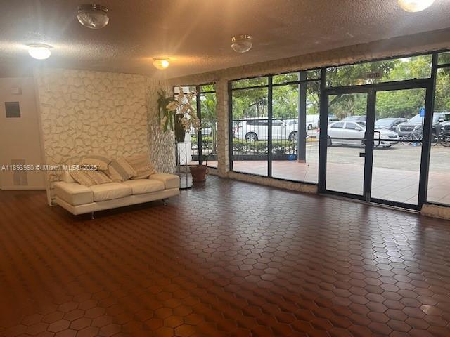 Foto del edificio - 9682 Fontainebleau Blvd