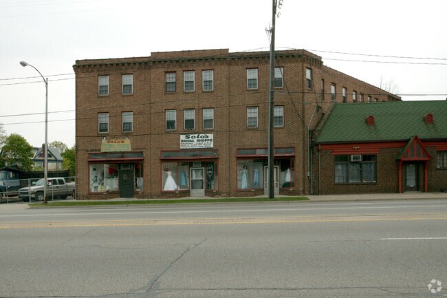 Building Photo - 738 Academy St