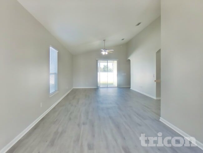 Foto del edificio - 11941 Crooked River Rd