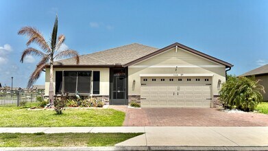 Building Photo - 7538 Tourmaline Dr
