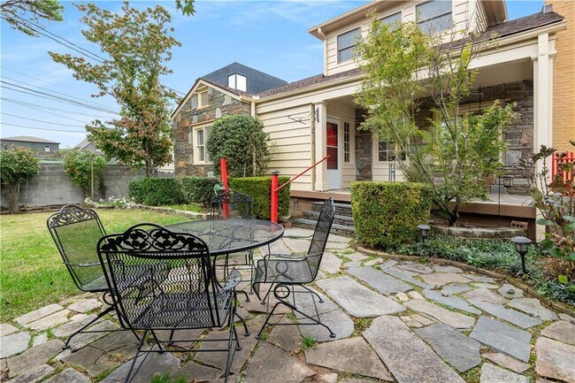 Foto del edificio - 2035 Manchester St NE